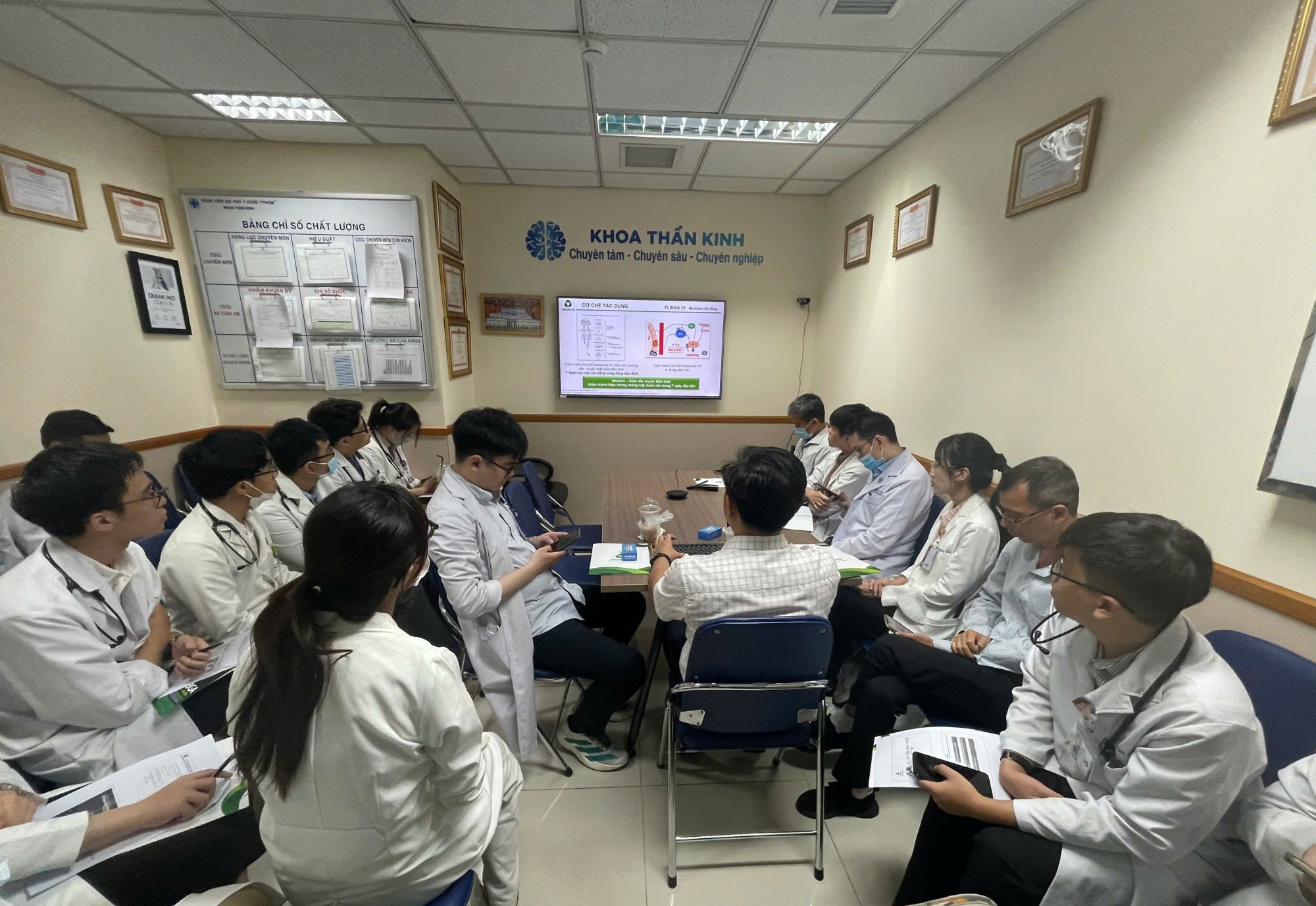 BÁO CÁO FLIBGA TẠI KHOA THẦN KINH - BỆNH VIỆN ĐẠI HỌC Y DƯỢC TP. HCM